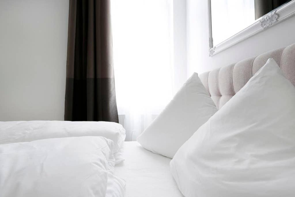 Sc 06 By Rockchair Apartments L Superhost Status L 4 Bedrooms Boxspringbeds 2 Bathrooms Balcony Elevator - Cozy Family & Business Flair Welcomes You! เบอร์ลิน ภายนอก รูปภาพ