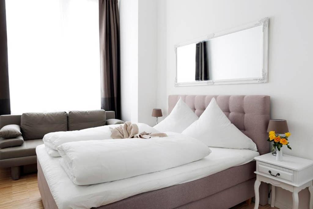 Sc 06 By Rockchair Apartments L Superhost Status L 4 Bedrooms Boxspringbeds 2 Bathrooms Balcony Elevator - Cozy Family & Business Flair Welcomes You! เบอร์ลิน ภายนอก รูปภาพ