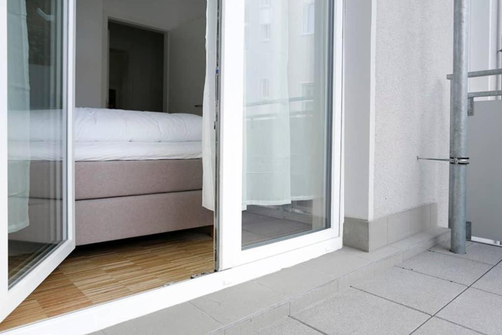 Sc 06 By Rockchair Apartments L Superhost Status L 4 Bedrooms Boxspringbeds 2 Bathrooms Balcony Elevator - Cozy Family & Business Flair Welcomes You! เบอร์ลิน ภายนอก รูปภาพ