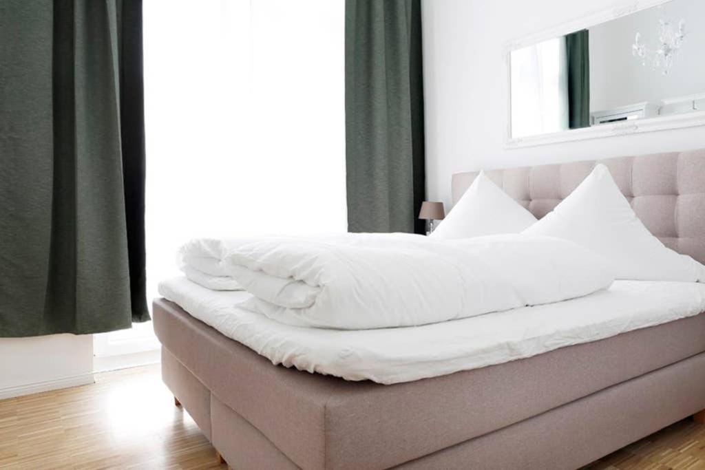Sc 06 By Rockchair Apartments L Superhost Status L 4 Bedrooms Boxspringbeds 2 Bathrooms Balcony Elevator - Cozy Family & Business Flair Welcomes You! เบอร์ลิน ภายนอก รูปภาพ