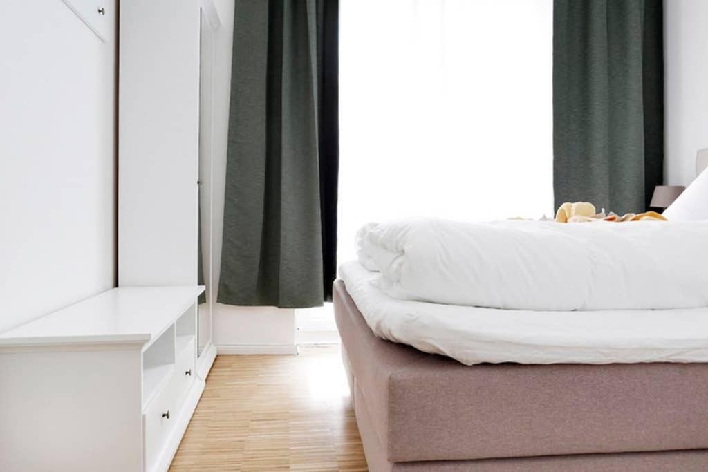 Sc 06 By Rockchair Apartments L Superhost Status L 4 Bedrooms Boxspringbeds 2 Bathrooms Balcony Elevator - Cozy Family & Business Flair Welcomes You! เบอร์ลิน ภายนอก รูปภาพ