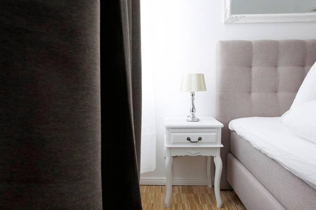 Sc 06 By Rockchair Apartments L Superhost Status L 4 Bedrooms Boxspringbeds 2 Bathrooms Balcony Elevator - Cozy Family & Business Flair Welcomes You! เบอร์ลิน ภายนอก รูปภาพ